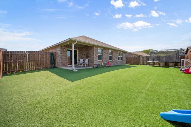 909 Avagail Avenue, Springtown, TX 76082