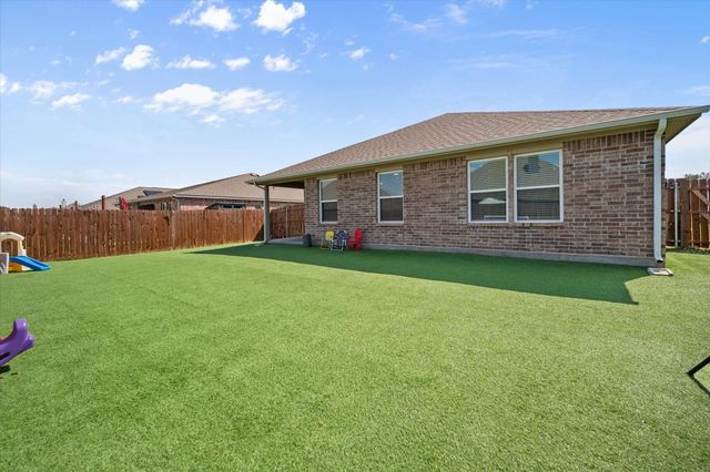 909 Avagail Avenue, Springtown, TX 76082