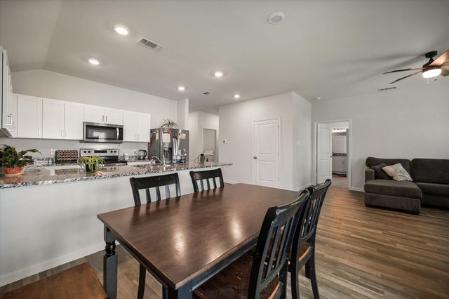 909 Avagail Avenue, Springtown, TX 76082