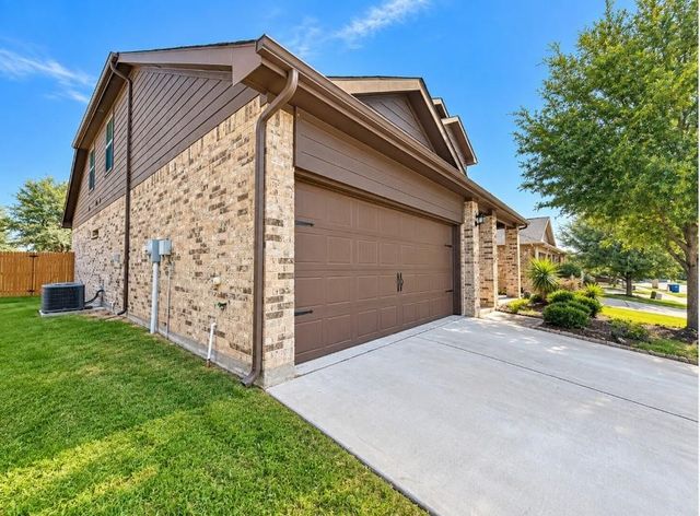 644 River Rock Drive, Azle, TX 76020