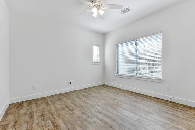 3260 W Crawford Street 602, Denison, TX 75020