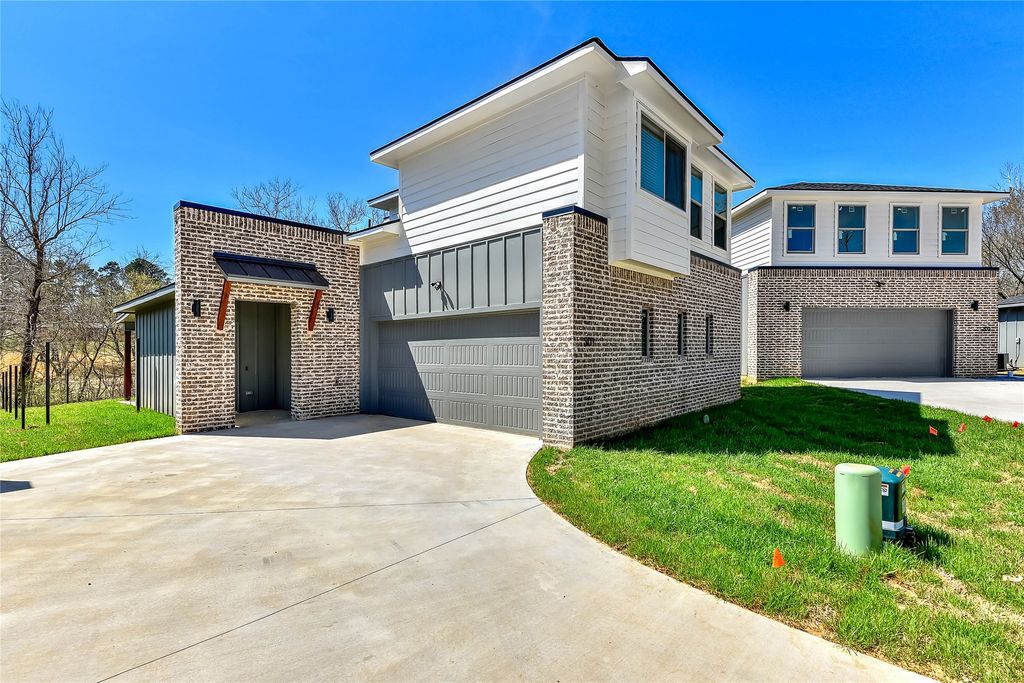 3260 W Crawford Street 602, Denison, TX 75020