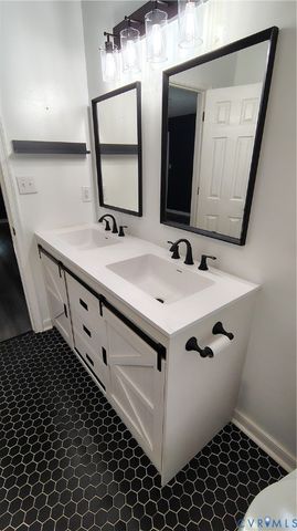 9514 Squirrel Level Rd, Petersburg, VA 23803