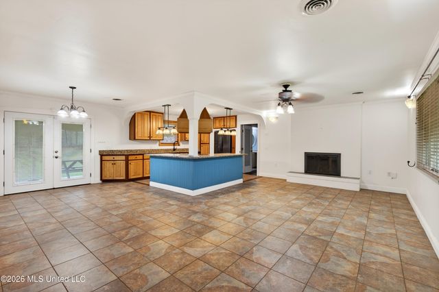 8374 Lakeshore Road, Bay Saint Louis, MS 39520