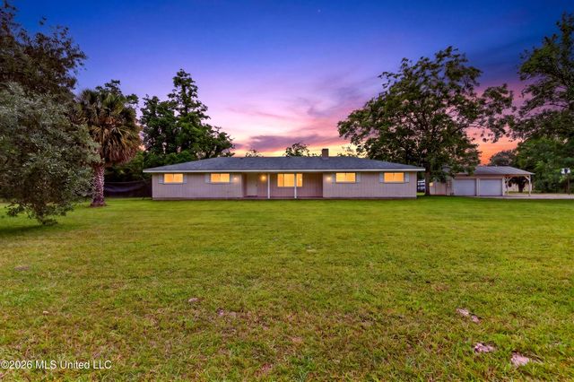 8374 Lakeshore Road, Bay Saint Louis, MS 39520