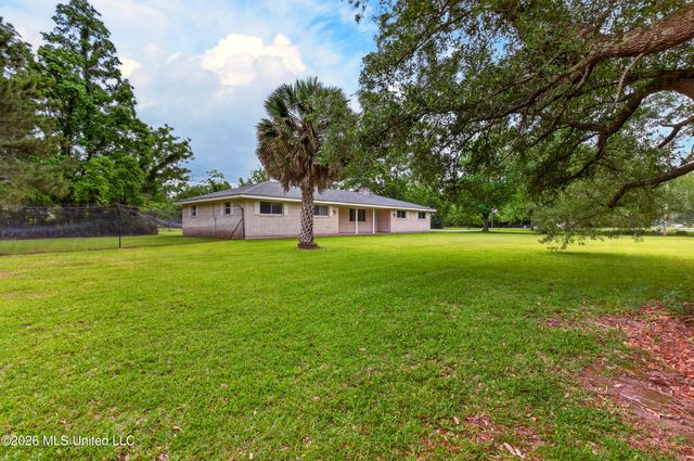 8374 Lakeshore Road, Bay Saint Louis, MS 39520