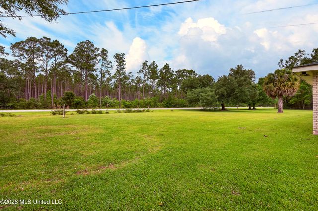8374 Lakeshore Road, Bay Saint Louis, MS 39520