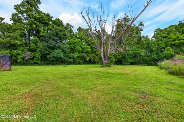 8374 Lakeshore Road, Bay Saint Louis, MS 39520