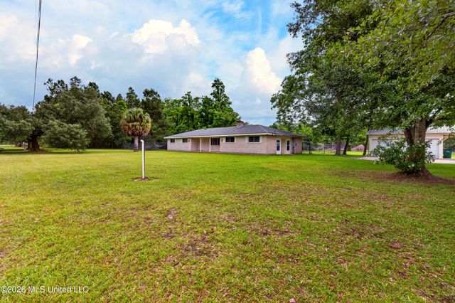 8374 Lakeshore Road, Bay Saint Louis, MS 39520