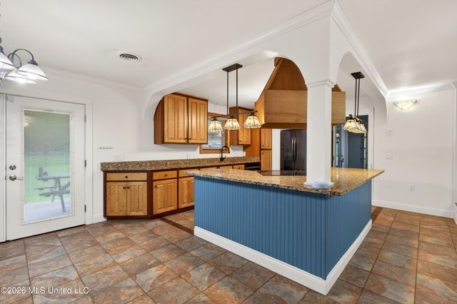 8374 Lakeshore Road, Bay Saint Louis, MS 39520