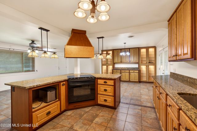 8374 Lakeshore Road, Bay Saint Louis, MS 39520