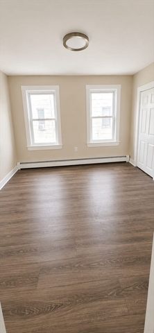 45 Phillips 3, Lawrence, MA 01843