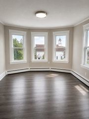 45 Phillips 3, Lawrence, MA 01843
