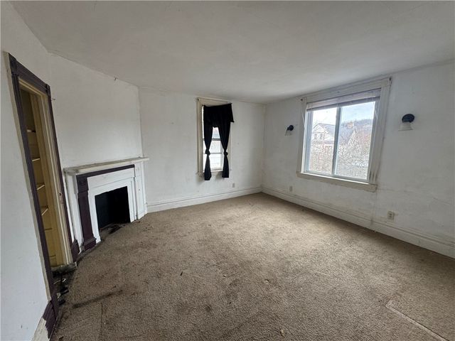 166 Grant Ave, Vandergrift, PA 15690