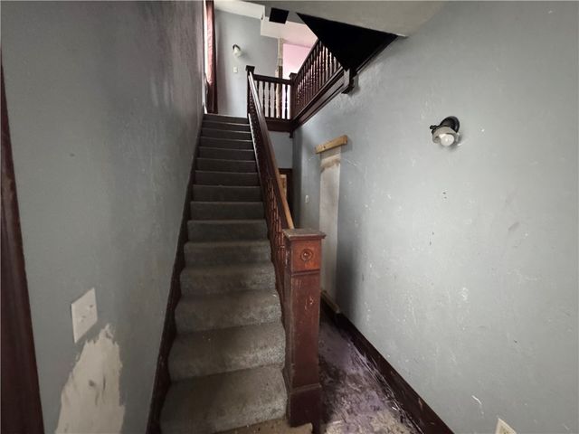 166 Grant Ave, Vandergrift, PA 15690