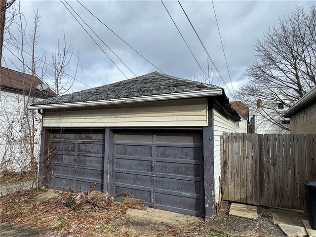 166 Grant Ave, Vandergrift, PA 15690