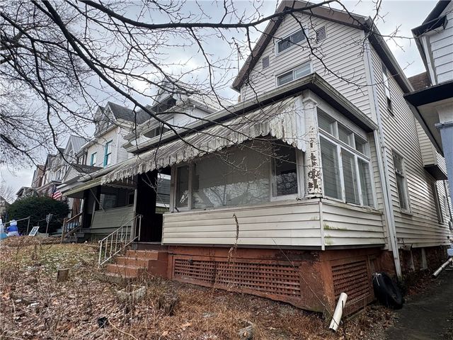 166 Grant Ave, Vandergrift, PA 15690