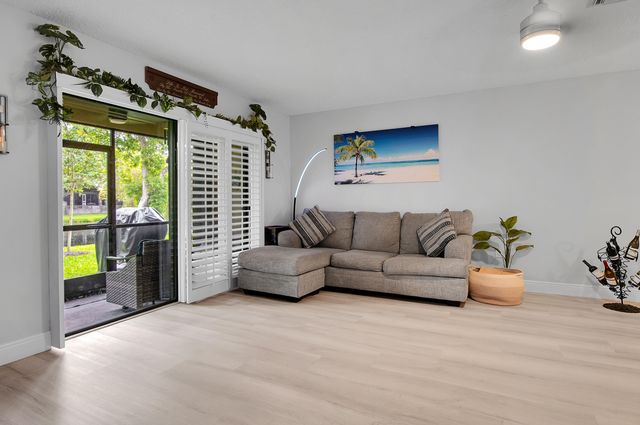 530 WESTREE Lane 530, Plantation, FL 33324