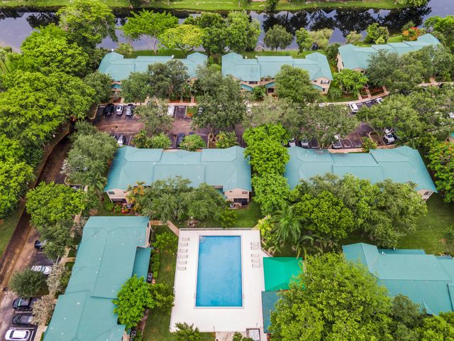 530 WESTREE Lane 530, Plantation, FL 33324