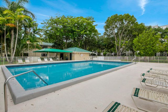 530 WESTREE Lane 530, Plantation, FL 33324