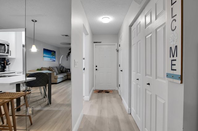 530 WESTREE Lane 530, Plantation, FL 33324