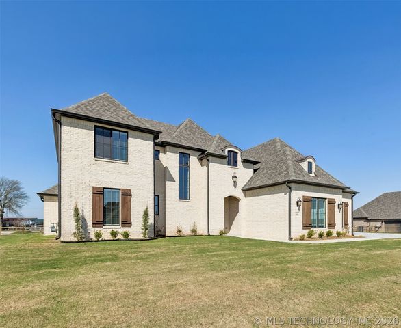 10924 N 81st East Place, Owasso, OK 74055