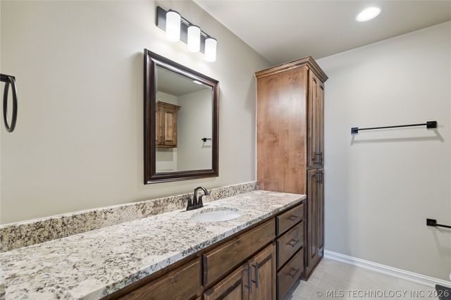10924 N 81st East Place, Owasso, OK 74055