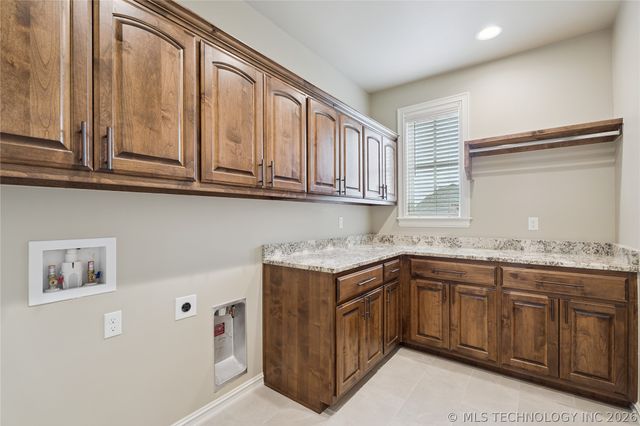 10924 N 81st East Place, Owasso, OK 74055