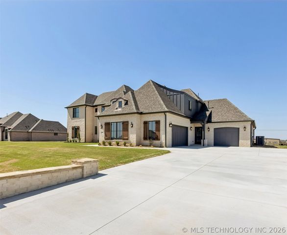 10924 N 81st East Place, Owasso, OK 74055