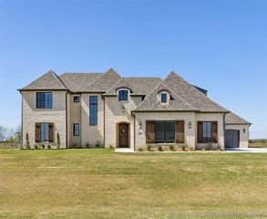10924 N 81st East Place, Owasso, OK 74055