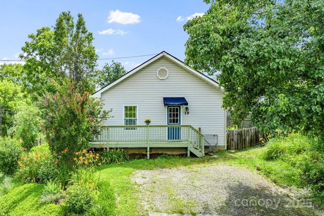 19 Busbee View Road, Asheville, NC 28803