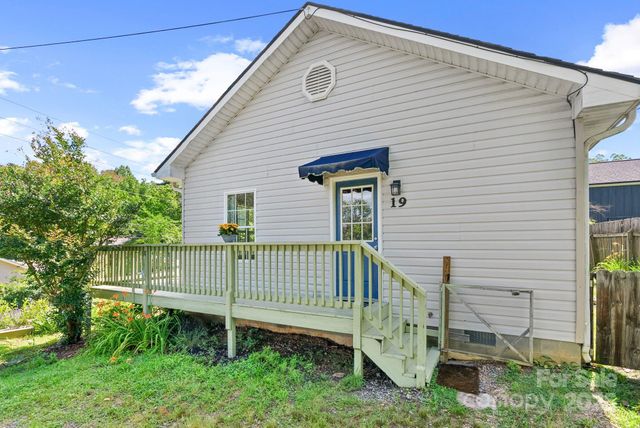 19 Busbee View Road, Asheville, NC 28803