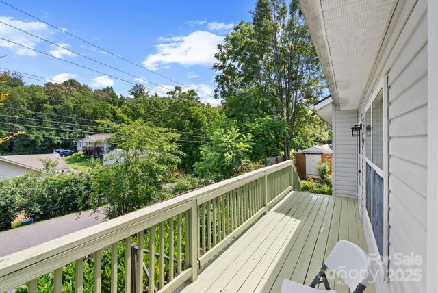 19 Busbee View Road, Asheville, NC 28803