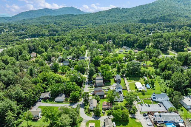 19 Busbee View Road, Asheville, NC 28803