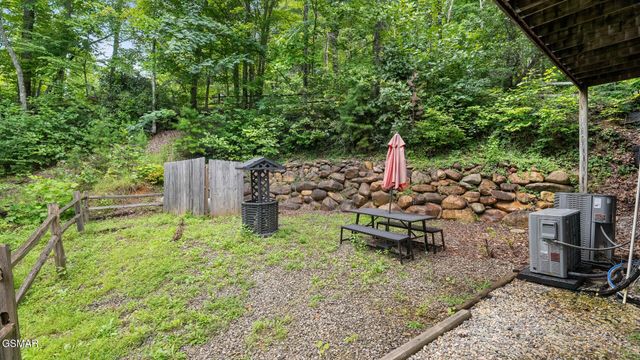 2112 Bear Paw Trail Way, Sevierville, TN 37876