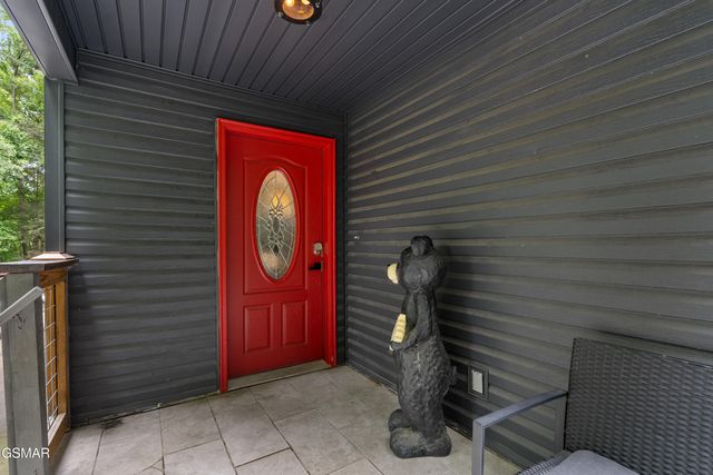2112 Bear Paw Trail Way, Sevierville, TN 37876