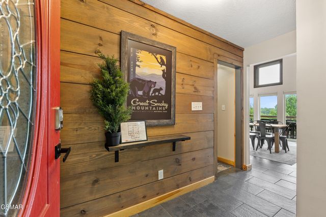 2112 Bear Paw Trail Way, Sevierville, TN 37876