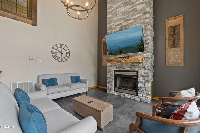 2112 Bear Paw Trail Way, Sevierville, TN 37876