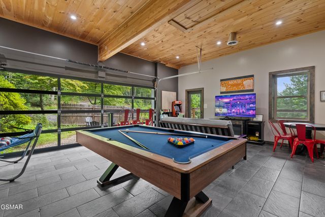 2112 Bear Paw Trail Way, Sevierville, TN 37876
