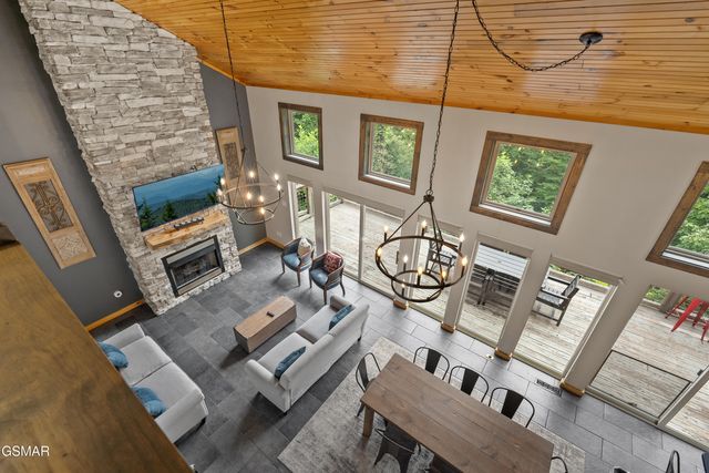 2112 Bear Paw Trail Way, Sevierville, TN 37876