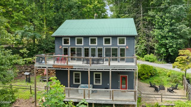 2112 Bear Paw Trail Way, Sevierville, TN 37876