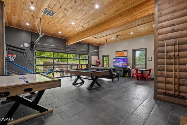 2112 Bear Paw Trail Way, Sevierville, TN 37876