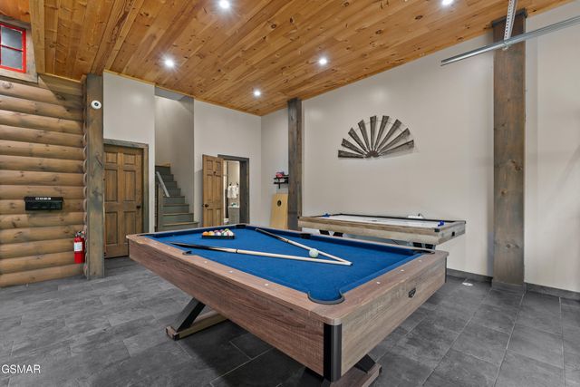 2112 Bear Paw Trail Way, Sevierville, TN 37876