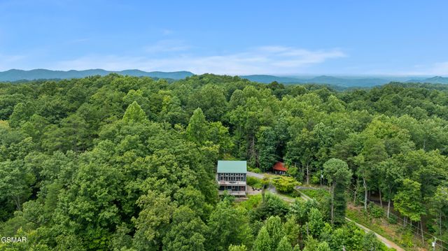 2112 Bear Paw Trail Way, Sevierville, TN 37876
