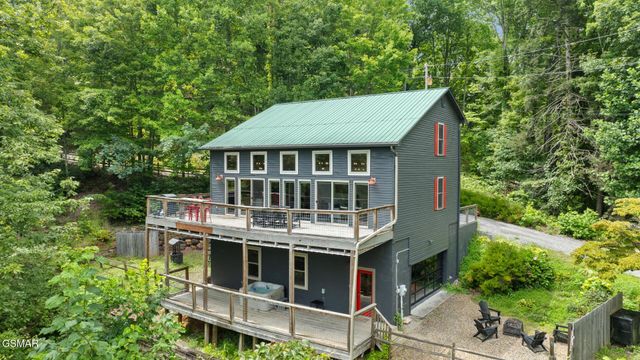 2112 Bear Paw Trail Way, Sevierville, TN 37876