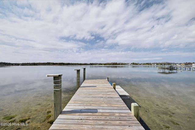 161 Big Hammock Point Road, Sneads Ferry, NC 28460