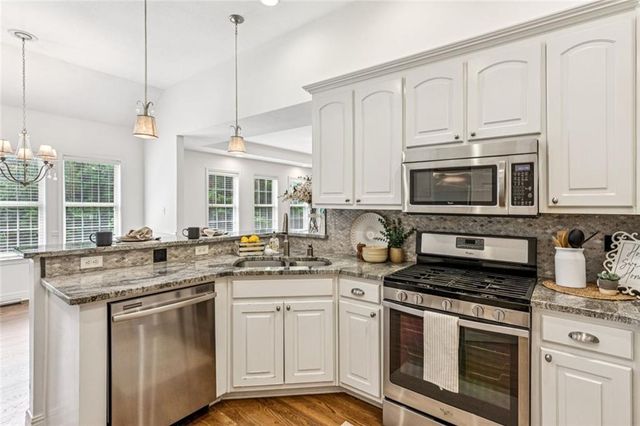 1182 Vintage Way, Hoschton, GA 30548