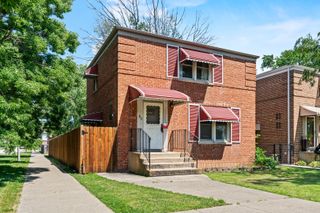613 Hull Avenue, Westchester, IL 60154