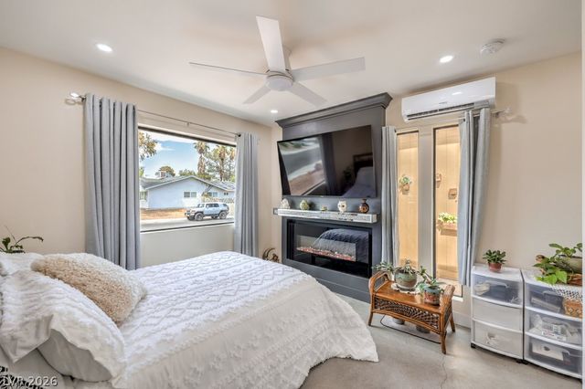 6945 Cobblestone Avenue, Las Vegas, NV 89145