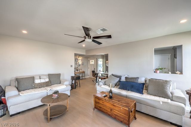 6945 Cobblestone Avenue, Las Vegas, NV 89145